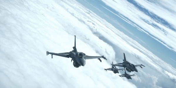 Chiến đấu cơ F-16 Mỹ bắn trượt UFO trên hồ Huron, bang Michigan