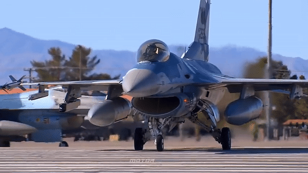 Chiến đấu cơ F-16 Mỹ bắn trượt UFO trên hồ Huron, bang Michigan