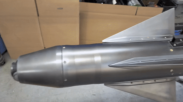 Mỹ mất dấu tên lửa AIM-9X trị giá gần 400.000 USD khi bắn trượt UFO?