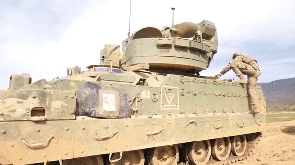 Hy Lạp được Mỹ cung cấp 300 xe chiến đấu bộ binh M2 Bradley