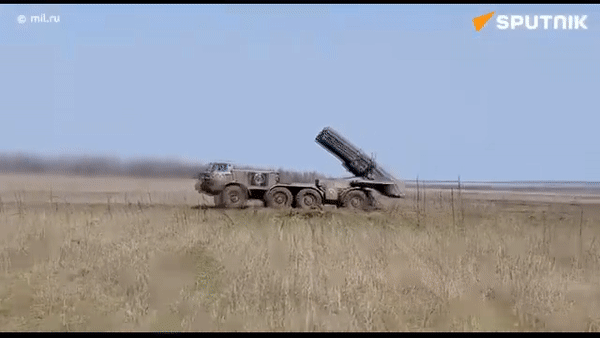 Vì sao Nga lắp mái che cho pháo phản lực 'Bão táp' BM-27?