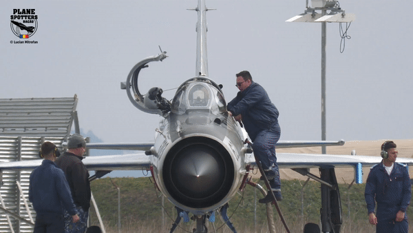 Tìm hiểu 'Cánh én bạc' MiG-21 LanceR cực mạnh của NATO