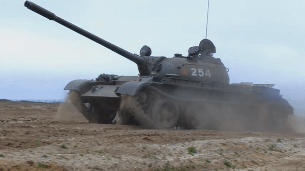 Nga trang bị 'giáp mũ' 2 tầng cho 'lão tăng' T-54/55