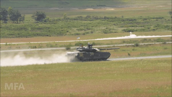 Ukraine đặt mua hàng loạt xe tăng cực mạnh T-84 Oplot