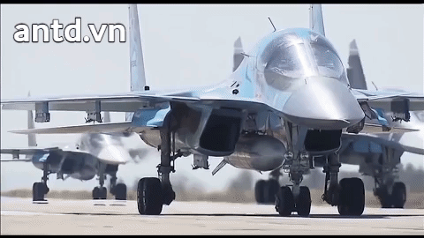 Tiêm kích bom Su-34 Nga gặp nạn, rơi xuống đất