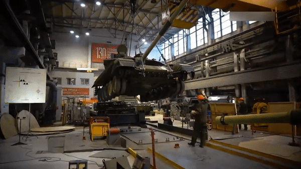 Xe tăng T-90M Nga sẽ là đối thủ xứng tầm với M1A1 Abrams Mỹ?