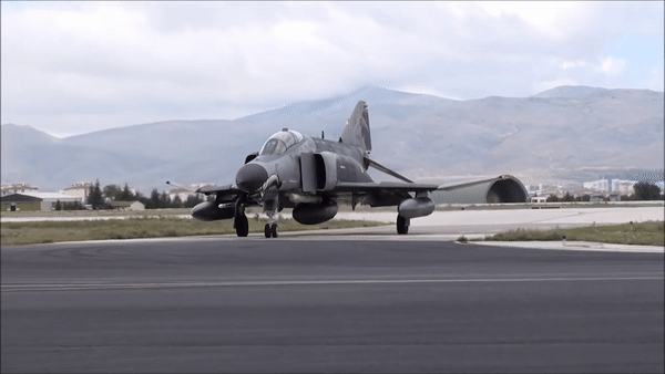 Israel lột xác cho tiêm kích 'con ma' F-4E để đấu thắng Su-27