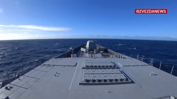 Chiến hạm Nga trang bị tên lửa siêu thanh Zircon giải cứu gần 70 người ở Địa Trung Hải