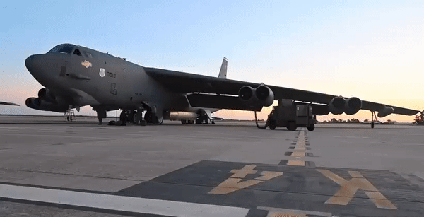 'Pháo đài bay' B-52 Mỹ lần đầu tiên tới Indonesia để tập trận