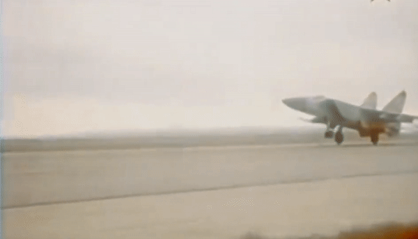 Sự thật ít biết về 'ma tốc độ' MiG-25 của Liên Xô