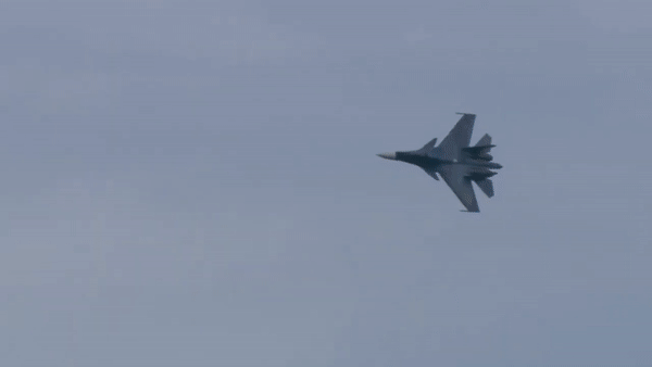 Tiêm kích Su-30SM Nga chặn UAV MQ-9 Mỹ trên Biển Đen