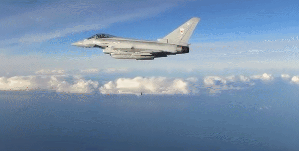 Tiêm kích Typhoon của Anh tiếp cận bán đảo Crimea ở khoảng cách nguy hiểm