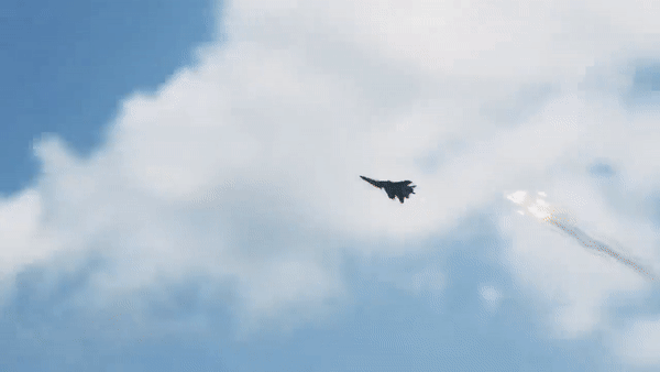 ‘Chiến thần’ Su-30SM Nga rơi gần biên giới NATO, hai phi công thiệt mạng