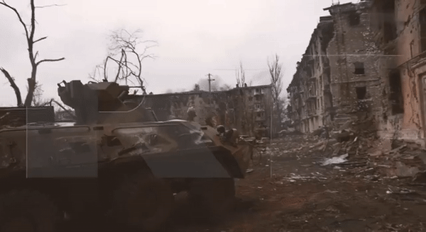 Thiết giáp BTR-82A U của Nga vừa ra mắt với ngoại hình khác lạ
