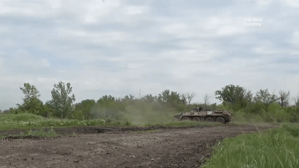 Thiết giáp BTR-82A U của Nga vừa ra mắt với ngoại hình khác lạ