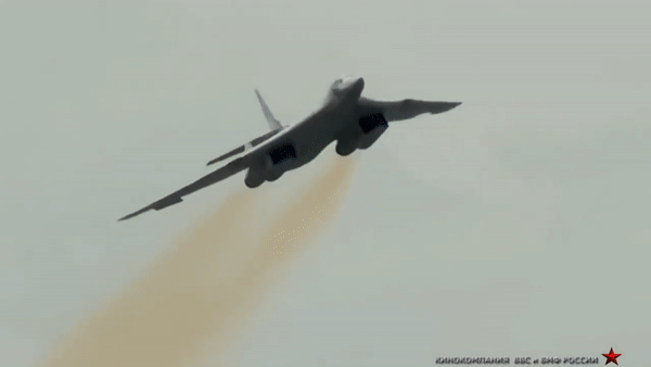 'Oanh tạc cơ' Tu-160 được Nga điều động tới căn cứ chỉ cách Phần Lan 150 km