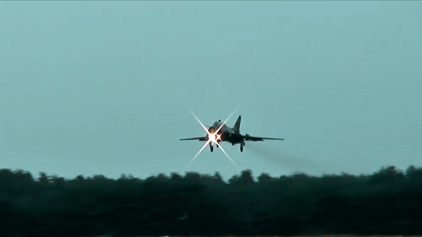 'Đôi cánh ma thuật' Su-22 uy lực cỡ nào?