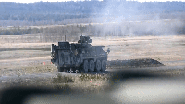 Thiết giáp Stryker 5 triệu USD do Mỹ sản xuất liên tục thúc thủ trước hỏa lực Nga