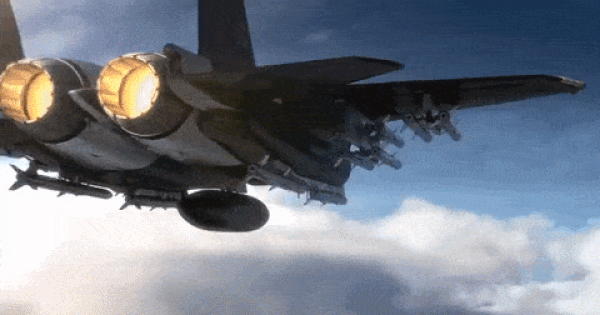 Sức mạnh chiến đấu cơ F-15EX mới tinh mà không quân Mỹ vừa nhận
