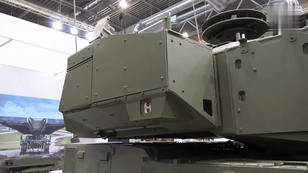 Italy mua 132 siêu tăng Leopard 2A8 cực mạnh từ Đức 