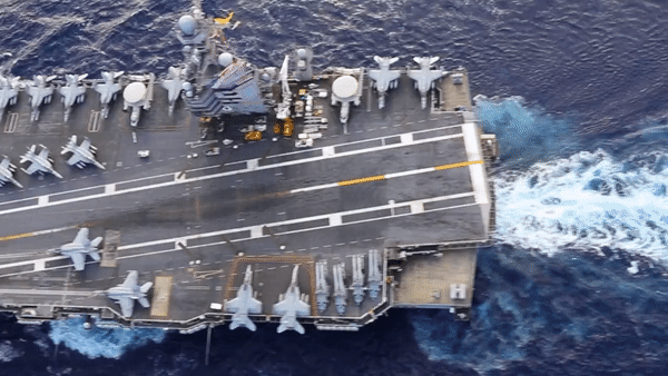 Siêu tàu sân bay lớp Ford của Mỹ chậm tiến độ 18 tháng