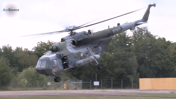 Trực thăng Mi-8 Nga gặp sự cố động cơ phải hạ cánh khẩn cấp