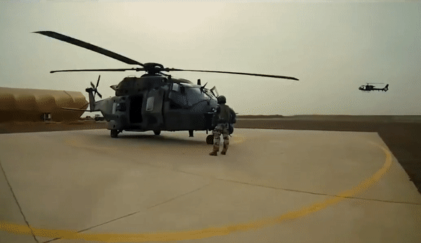Phi cơ Trung Quốc bị tố áp sát nguy hiểm trực thăng NH90 của Hà Lan