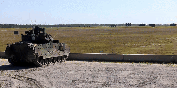 Hy Lạp trang bị 164 chiếc thiết giáp M2A2 Bradley từ Mỹ
