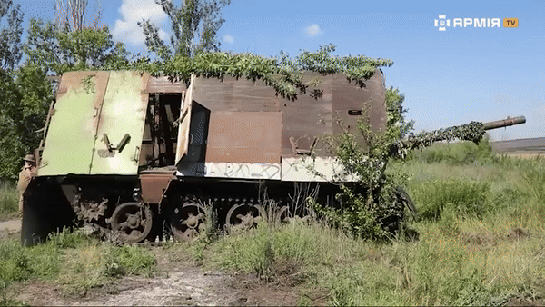 Lính Ukraine chê xe tăng lắp 'giáp mai rùa' Nga 