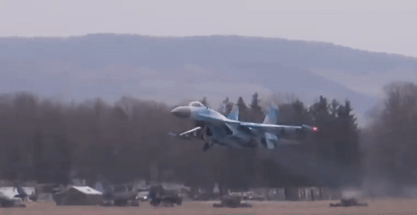 Trận tập kích của Nga bằng tên lửa Iskander đã 'xóa sổ loạt chiến đấu cơ Su-27' Ukraine