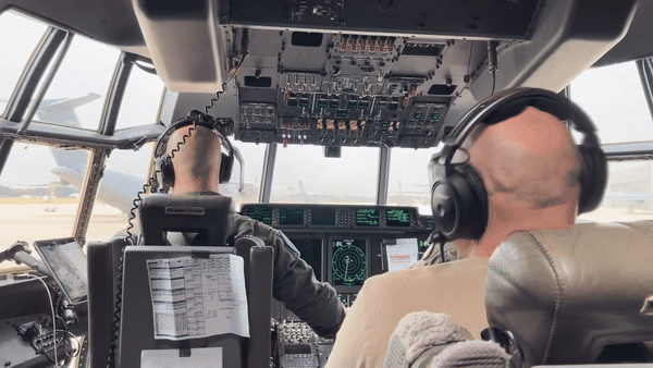 Mỹ trao tặng vận tải cơ C-130H Hercules cho Botswana