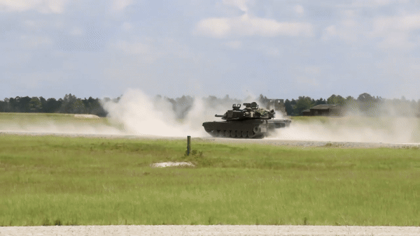 Mỹ chuẩn bị giao lô xe tăng M1A2T Abrams đầu tiên cho Đài Loan