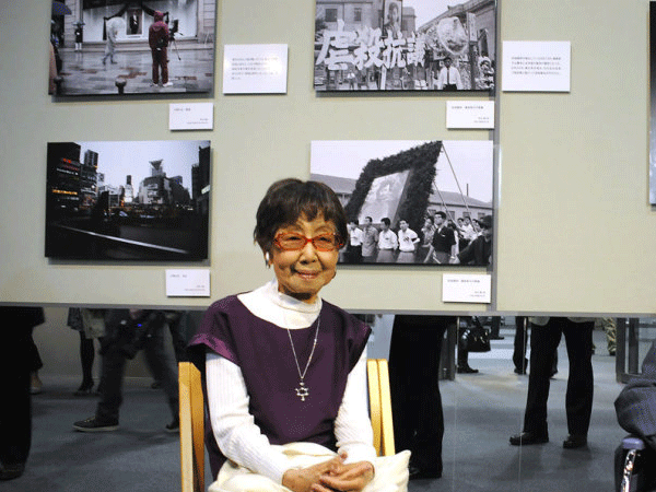 Phóng viên ảnh 101 tuổi vẫn cầm máy