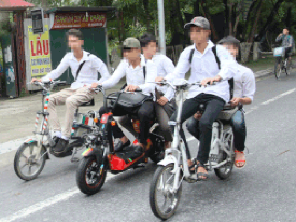 Xe máy điện: Hết thời "thả rông"