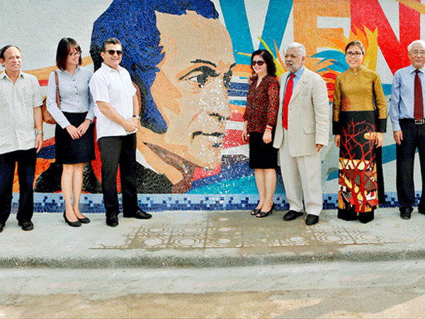 Khánh thành đoạn tranh gốm Venezuela tại Hà Nội