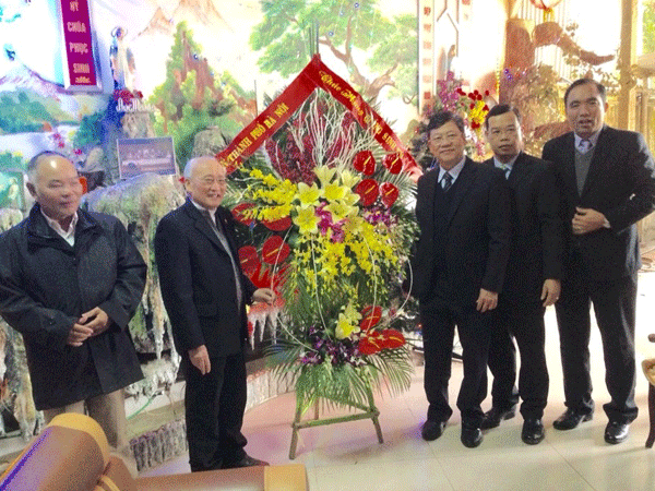 Chúc mừng một số cơ sở tôn giáo nhân dịp Noel 2015