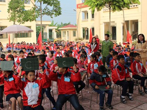 Nâng cao nhận thức về giao thông: Sinh động, hiệu quả qua bài hát, câu vè