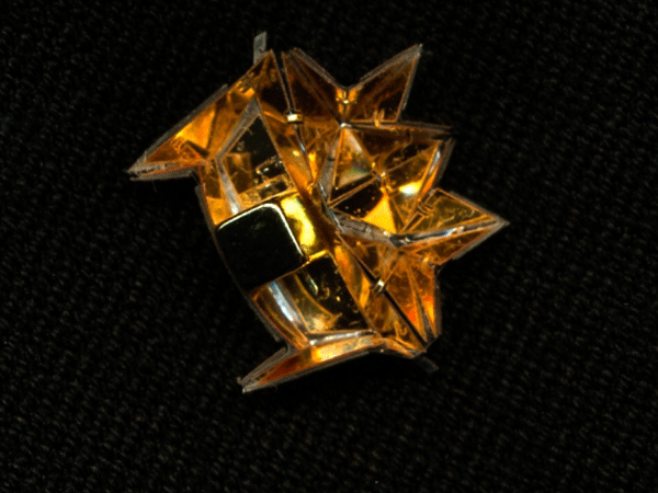 Robot origami tự phân hủy