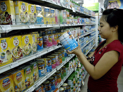 Lo giá sữa tăng khi bỏ trần