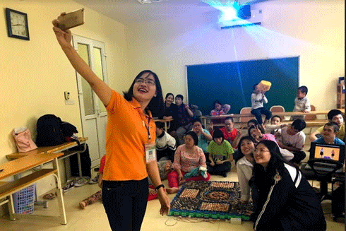 Cô giáo đam mê sáng tạo hỗ trợ học tập cho những trẻ em thiệt thòi ảnh 1