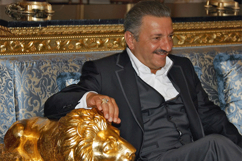 Tỷ phú và điều tra viên lĩnh án khi moi tiền "đệ tử" ông chủ chợ Vòm ở Nga