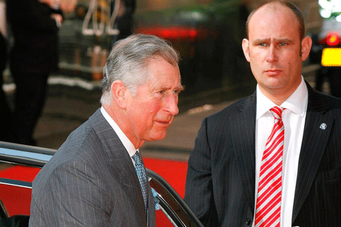 Tiết lộ hiếm hoi về công việc của các nhân viên Hoàng gia Anh