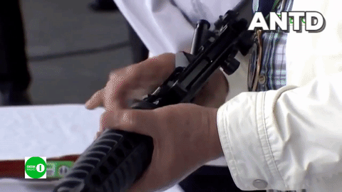 Trung Quốc bị nghi tặng súng kém chất lượng cho Philippines