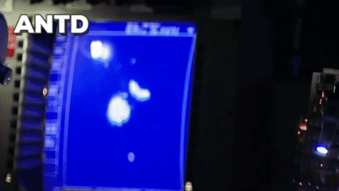 Trong hình là quả tên lửa Harpoon được phóng từ máy bay. Trong hình là quả tên lửa Harpoon được phóng từ máy bay.