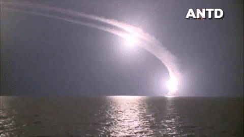 Tên lửa Kalibr được phóng đi từ tàu ngầm.