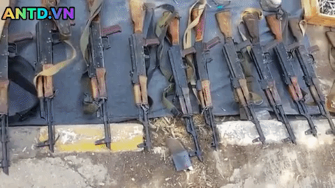 [ẢNH] Quân đội Syria xuất sắc hốt trọn ổ vũ khí khiến IS khốn đốn