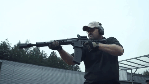 [ẢNH] Nghịch lý khi cảnh sát Mỹ mê súng do Nga sản xuất