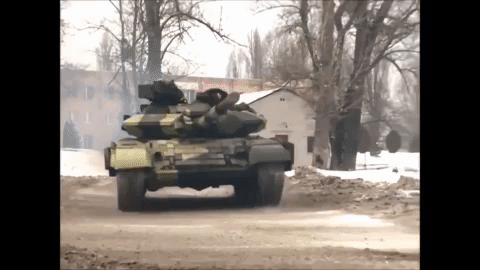 [Infographic] Điều gì khiến xe tăng 'quốc bảo' Liên Xô lại trở thành món hàng giá rẻ bất ngờ?