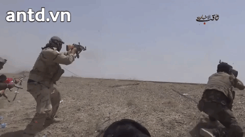 [ẢNH] Khủng bố IS, từ ngông cuồng tới lụi bại bỏ cả khí giới để thoát thân trên đất Iraq