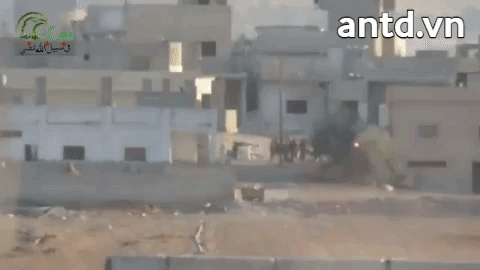 [ẢNH] Lực lượng đối lập Syria đe dọa tấn công, Mỹ lại "nuôi ong tay áo"